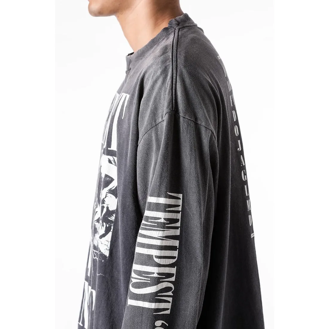 SAINT Mxxxxxx LS TEE/TEMPEST/BLK 'TEMPEST SAINT' Storm Religious Saints Cracked Retro Vulcanized Heavy Wash Long Sleeves Washed Black S-XL Assute Dyeing Multi-bit Horse Fading Craftsmanship Grinding and Hanging Holes Full of Old Feeling Top Printing Craftsmanship Purchasing Level